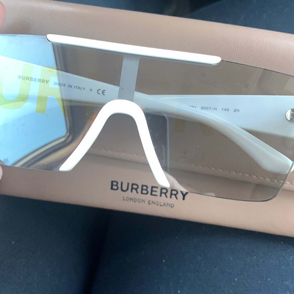 Lightly worn Burberry sunglasses